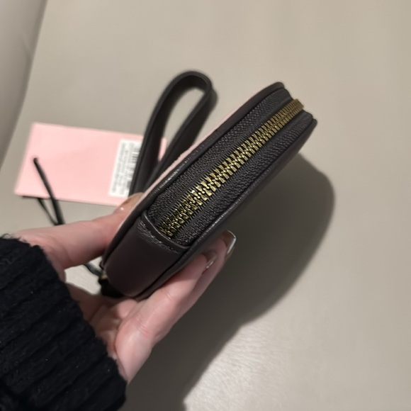 NWT Juicy Couture Retro Mini Heart Zip Around Wallet - Picture 3 of 7